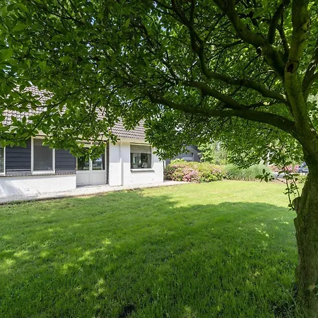 بيت للعطل Near The Centre With View Nistelrode